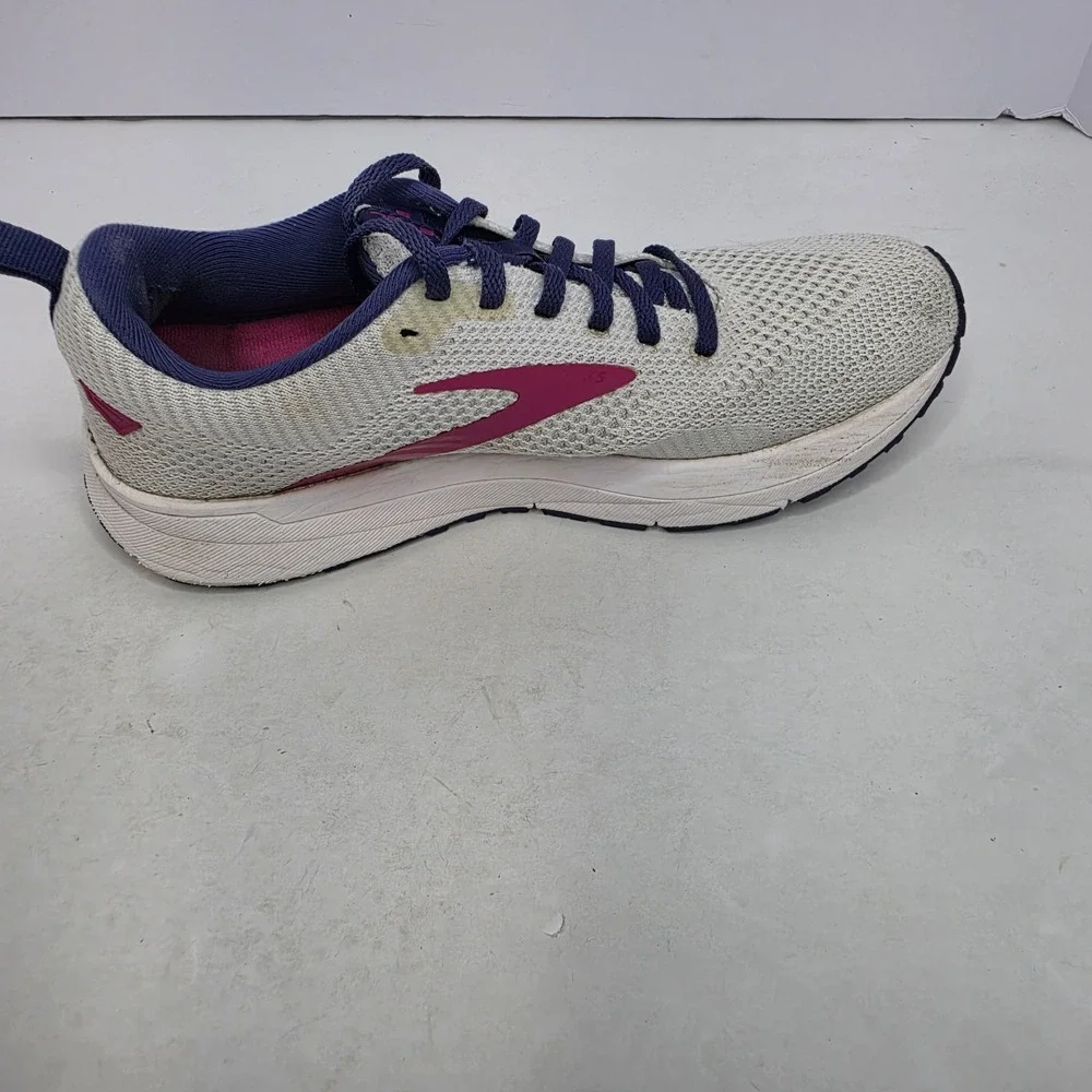 Brooks Revel Womens Tennis Shoes Sneakers Size 7 Off White Pink Purple